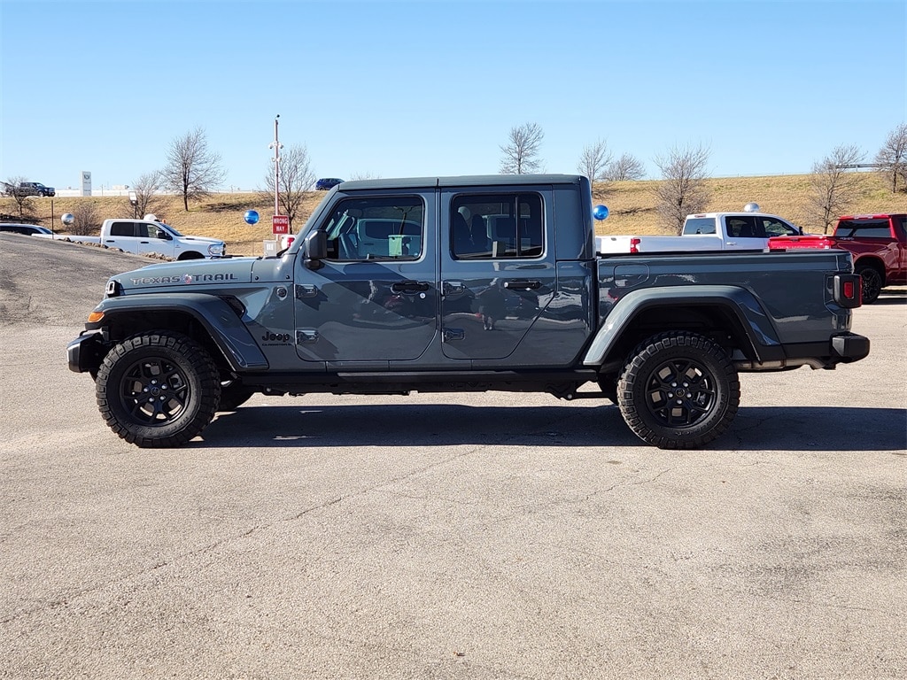 Used 2025 Jeep Gladiator Sport Truck Crew Cab