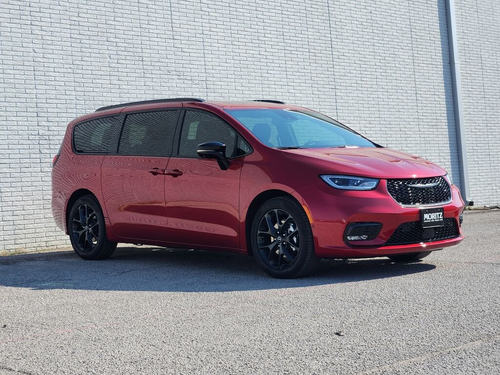 New 2026 Chrysler Pacifica LIMITED Passenger Van