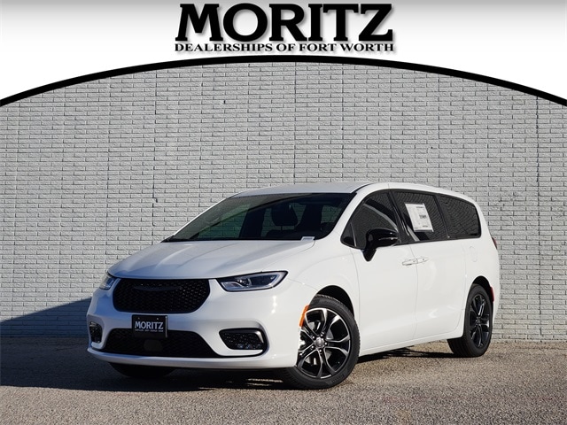 2026 Chrysler Pacifica Select's photo