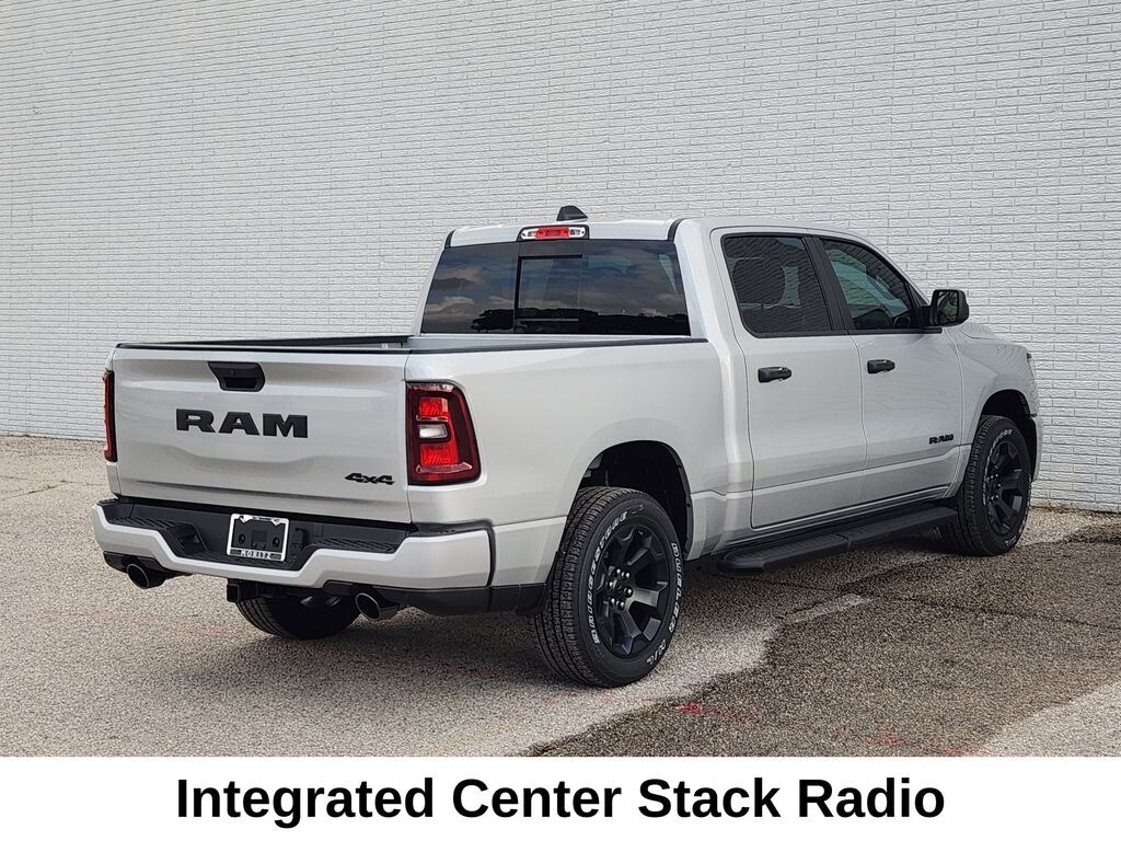 New 2026 Ram 1500 EXPRESS CREW CAB 4X4 5'7 BOX Pickup