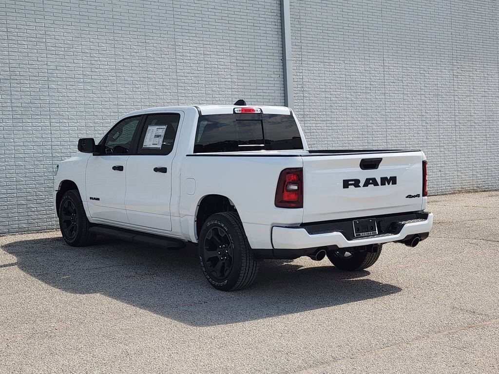 New 2026 Ram 1500 EXPRESS CREW CAB 4X4 5'7 BOX Pickup