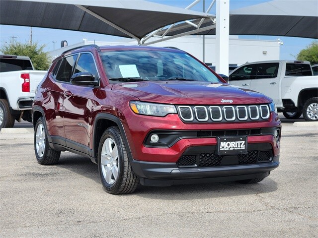 2022 Jeep Compass Latitude photo 2