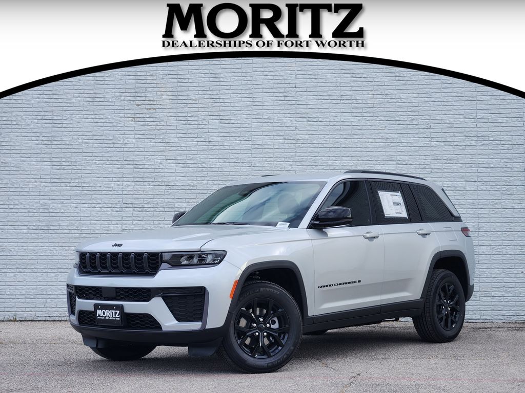 New 2026 Jeep Grand Cherokee LAREDO ALTITUDE 4X2