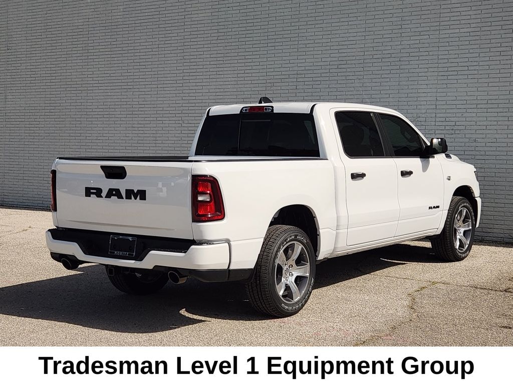 New 2026 Ram 1500 EXPRESS CREW CAB 4X2 5'7 BOX Pickup