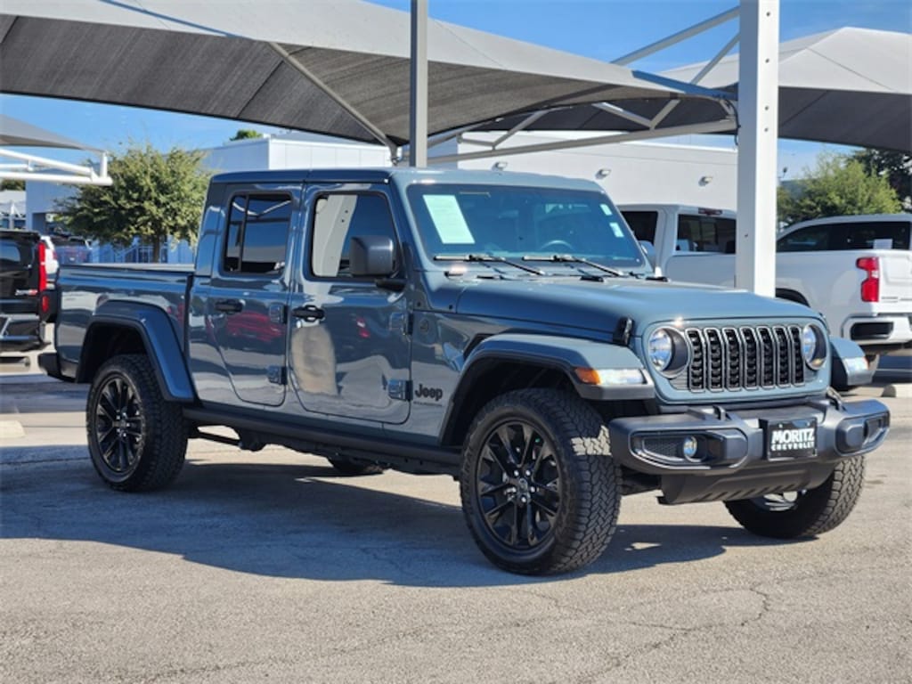 Used 2025 Jeep Gladiator Sport Truck Crew Cab