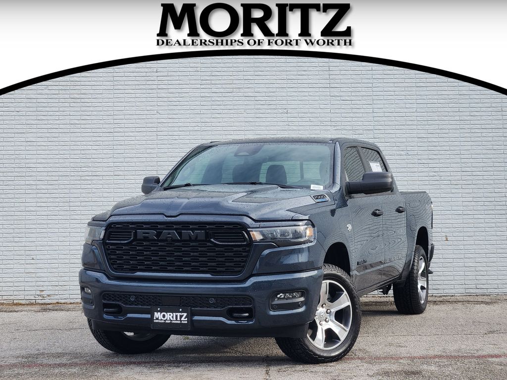 New 2026 Ram 1500 EXPRESS CREW CAB 4X4 5'7 BOX