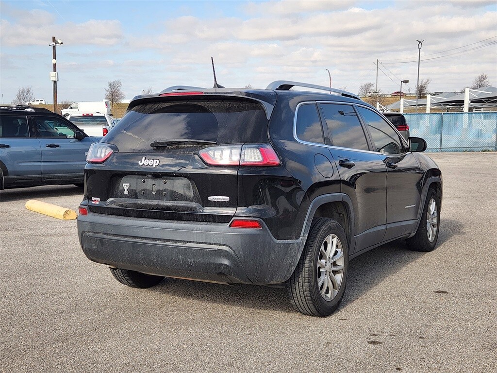 Used 2019 Jeep Cherokee Latitude FWD SUV