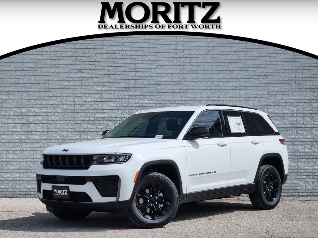 New 2026 Jeep Grand Cherokee LAREDO ALTITUDE 4X2