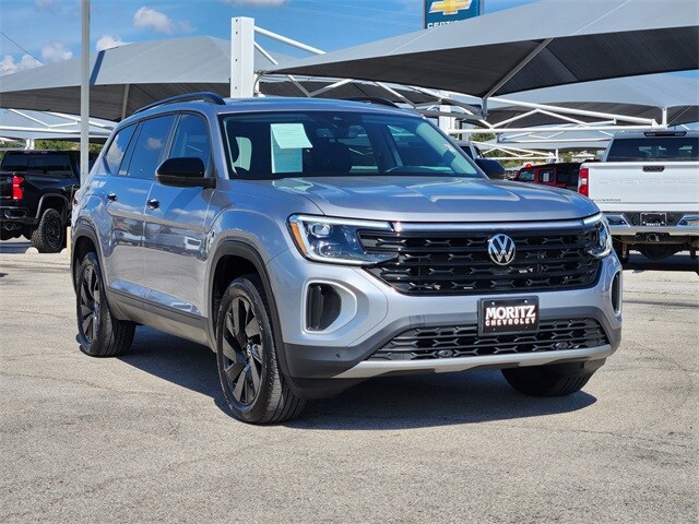 2024 Volkswagen Atlas SE Technology photo 3