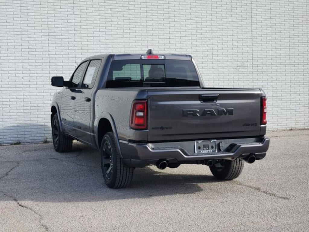 New 2026 Ram 1500 LONE STAR CREW CAB 4X4 5'7 BOX Pickup