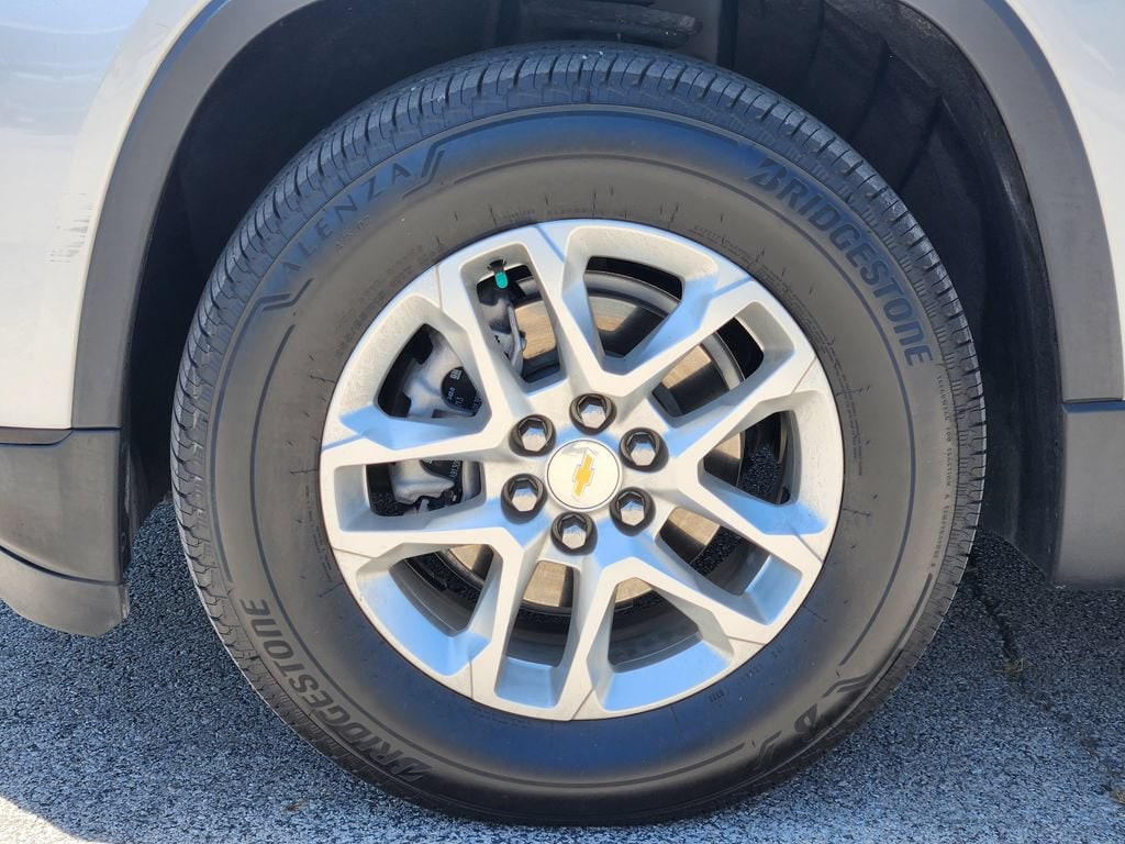 2021 Chevrolet Traverse LS - Photo 10