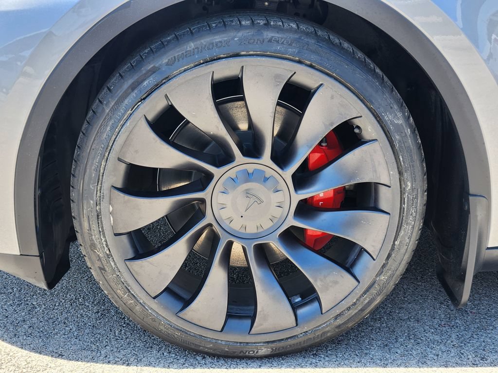 2024 Tesla Model Y Performance - Photo 10
