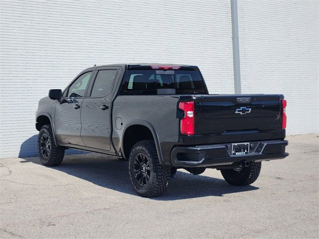 2026 Chevrolet Silverado 1500 ZR2 photo 3