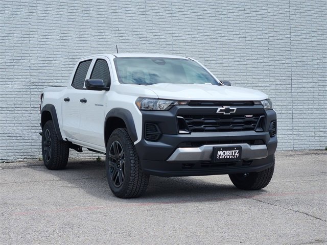 2025 Chevrolet Colorado Trail Boss photo 2