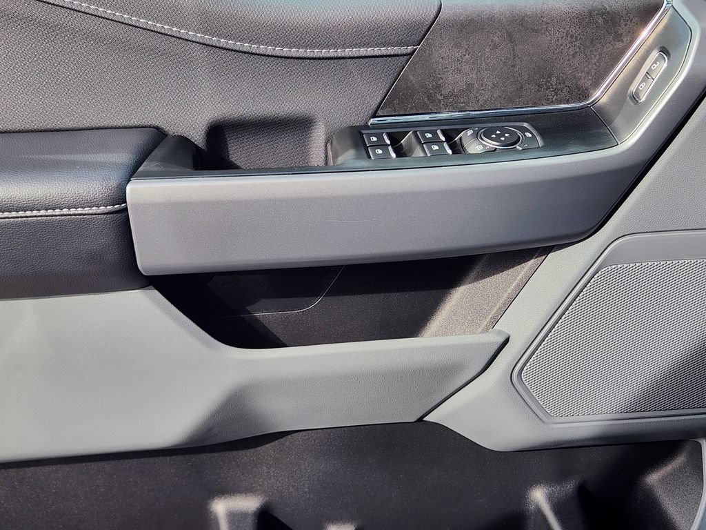 2025 Ford F-150 XLT - Photo 23