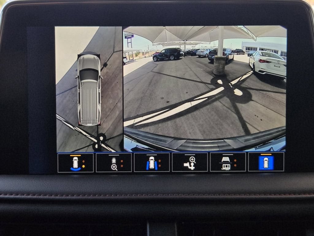 2023 Chevrolet Suburban RST - Photo 15