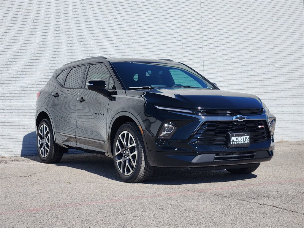 2026 Chevrolet Blazer RS photo 2