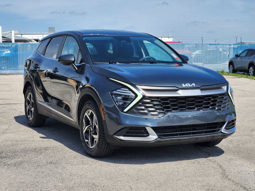 Used 2025 Kia Sportage LX SUV