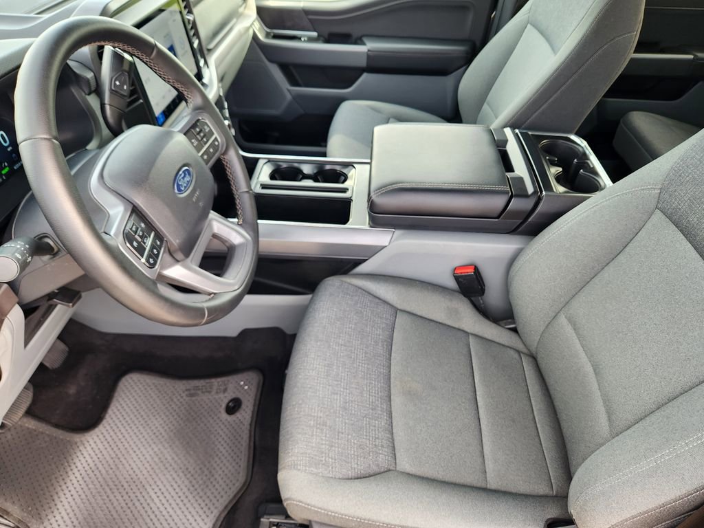2025 Ford F-150 XLT - Photo 13