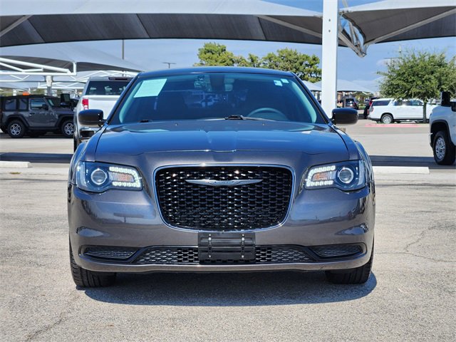 2023 Chrysler 300 Touring photo 2