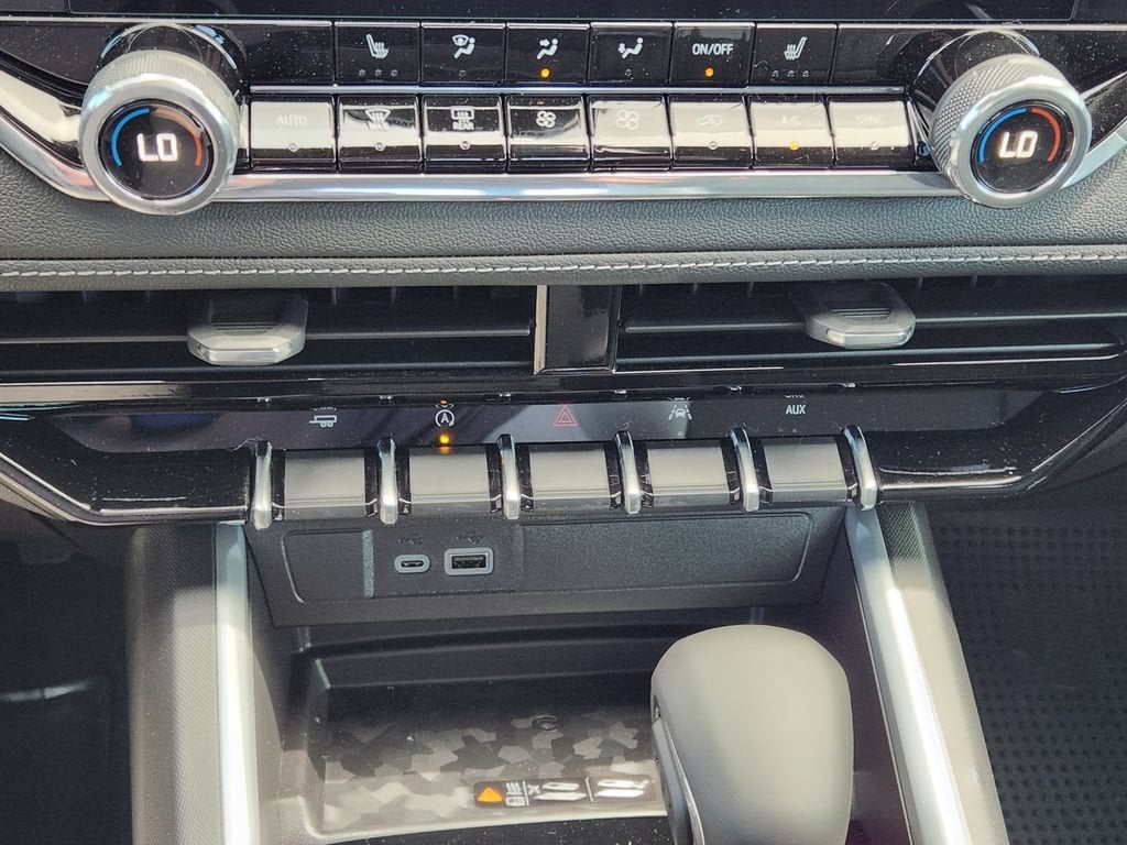 2026 Chevrolet Colorado LT - Photo 14