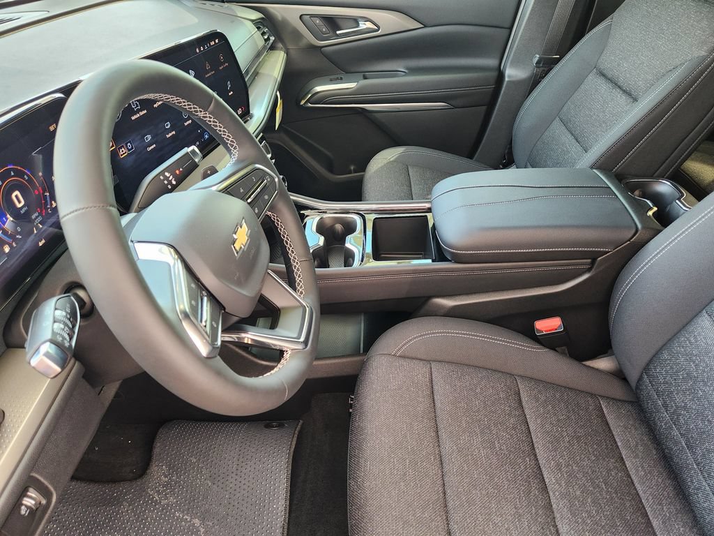 2027 Chevrolet Traverse LT - Photo 9