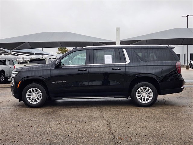 2025 Chevrolet Suburban LS photo 4