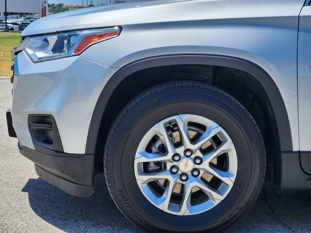 2021 Chevrolet Traverse LS - Photo 9