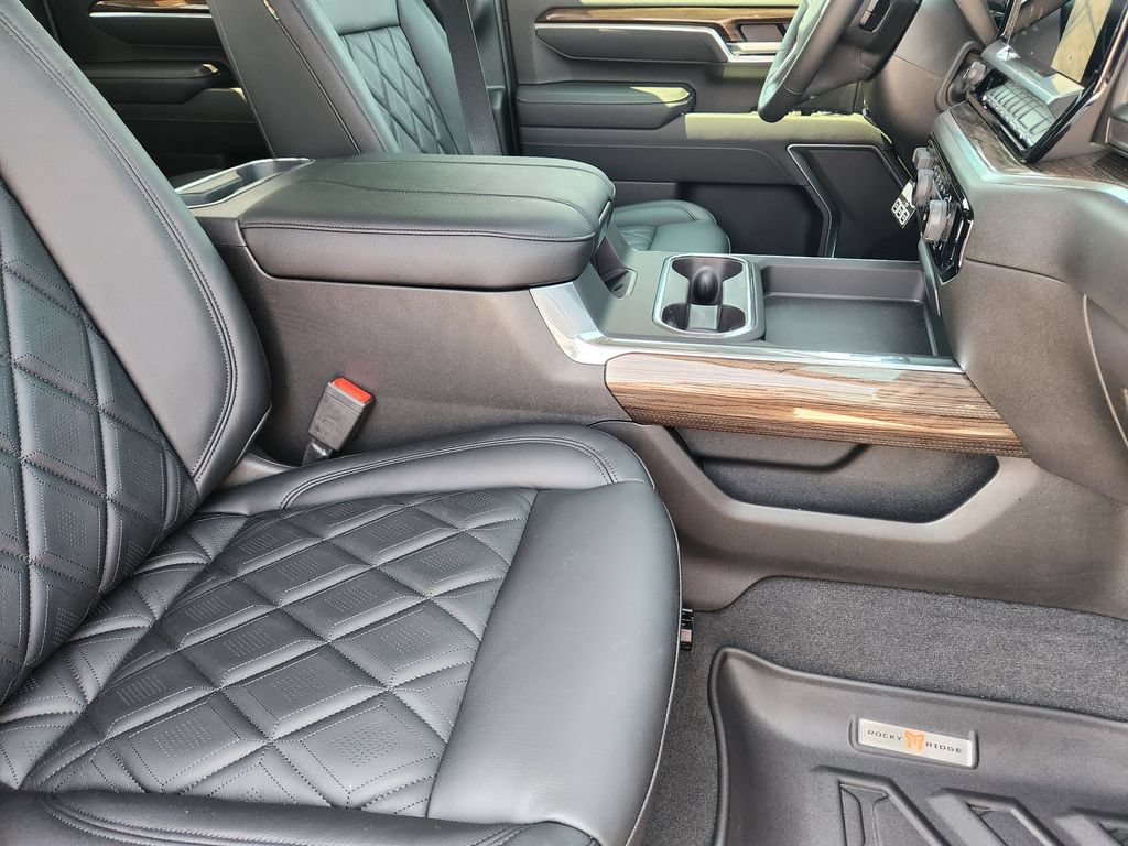 2025 Chevrolet Silverado 2500 HD LT - Photo 11