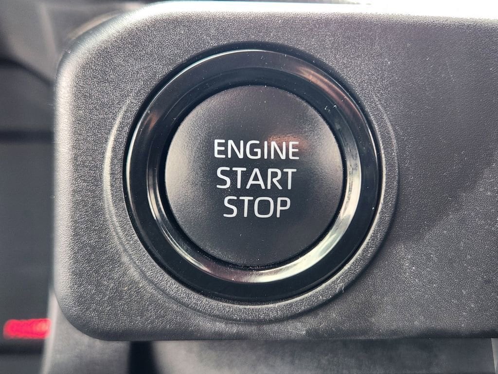 2025 Toyota Tacoma SR5 - Photo 20