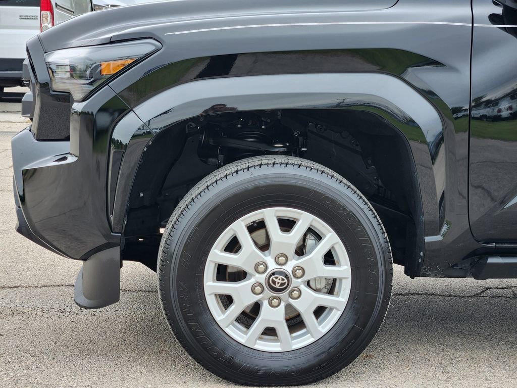 2025 Toyota Tacoma SR5 - Photo 9