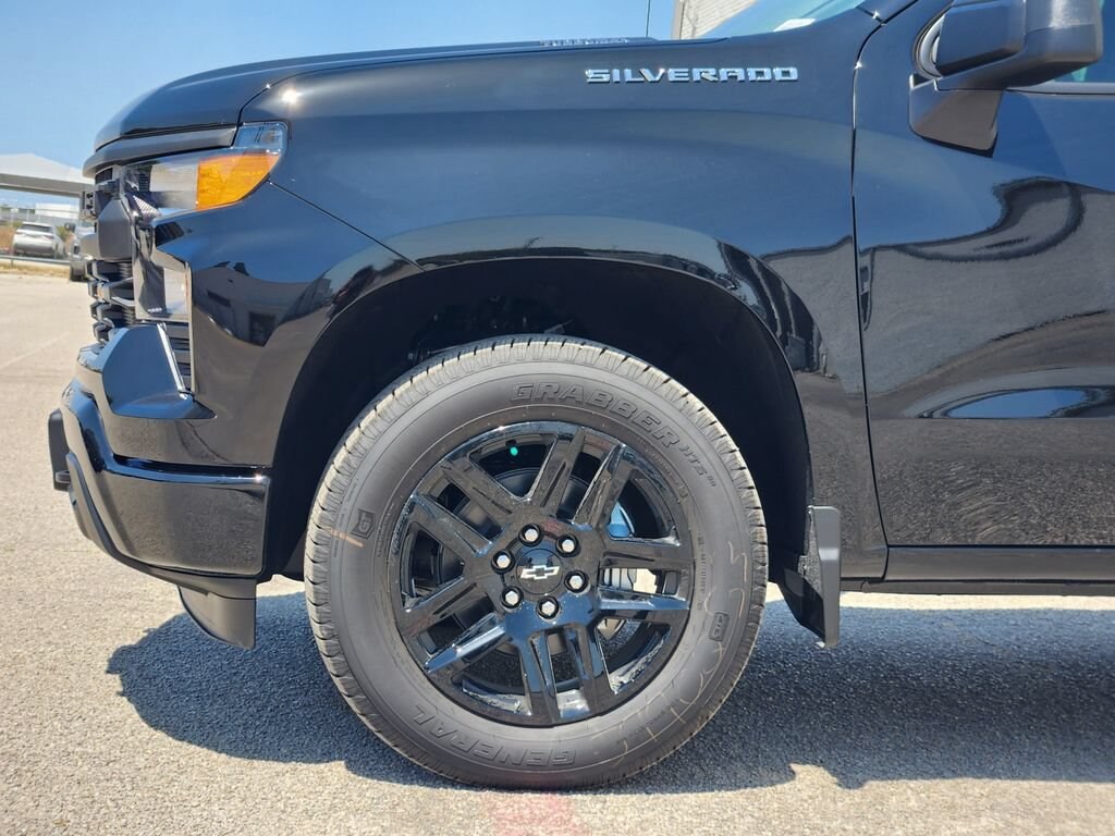 New 2026 Chevrolet Silverado 1500 Custom Truck