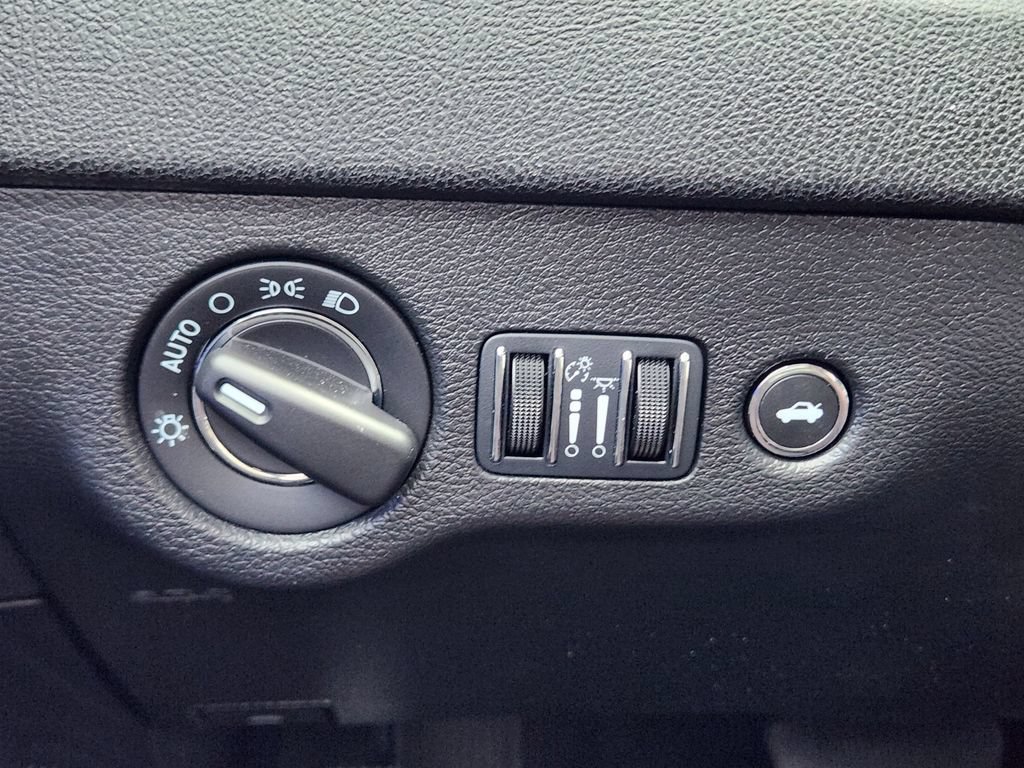 2023 Chrysler 300 Touring - Photo 21