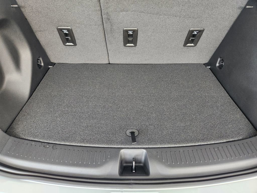 2027 Chevrolet Bolt RS - Photo 20