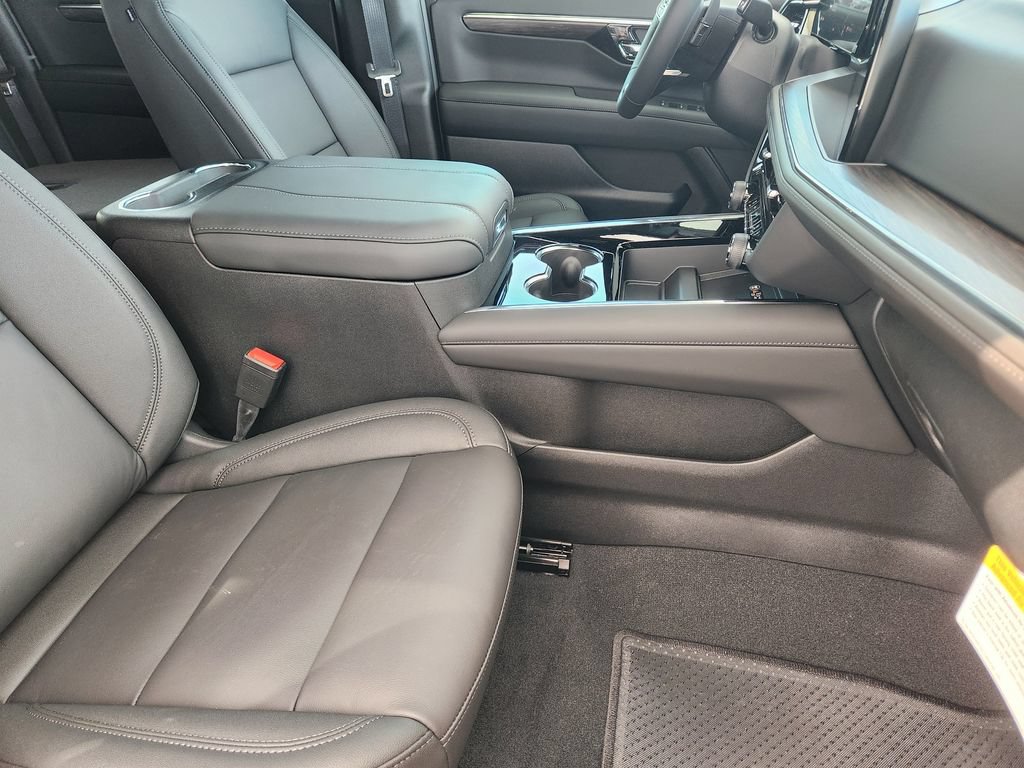 2026 Chevrolet Suburban LT - Photo 11