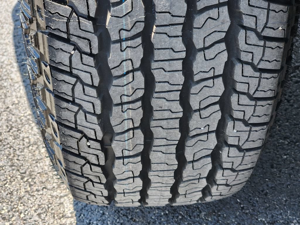2024 GMC Acadia AT4 - Photo 11