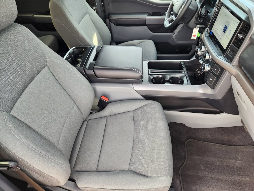 2025 Ford F-150 XLT - Photo 14