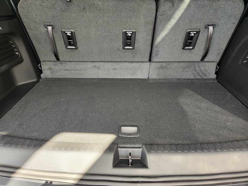 2027 Chevrolet Traverse LT - Photo 22