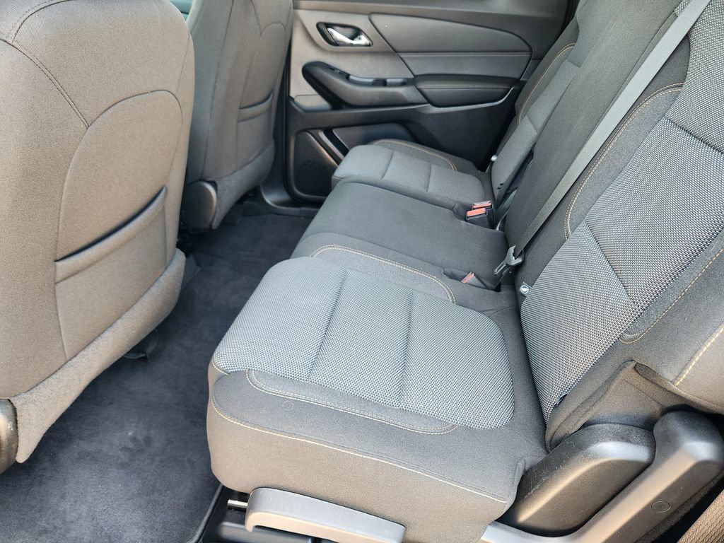 2021 Chevrolet Traverse LS - Photo 29