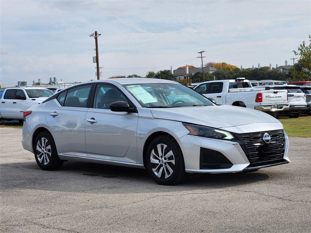 2024 Nissan Altima 2.5 S photo 2