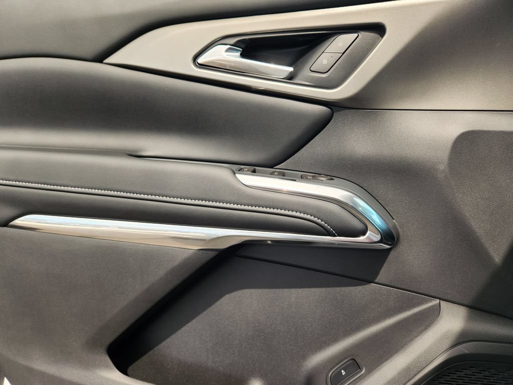 2027 Chevrolet Traverse LT - Photo 16