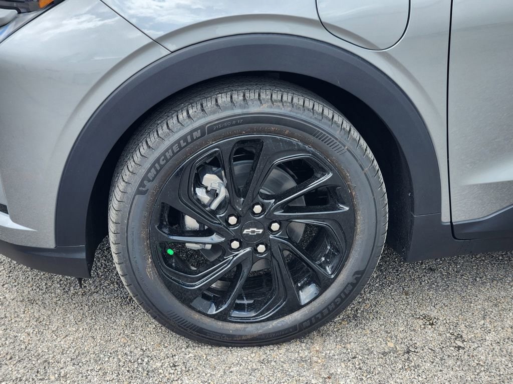 2027 Chevrolet Bolt RS - Photo 8