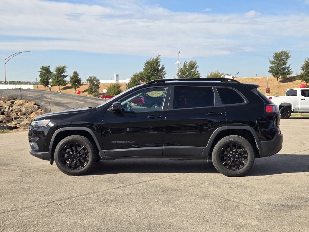 Used 2023 Jeep Cherokee Altitude Lux 4x4 SUV
