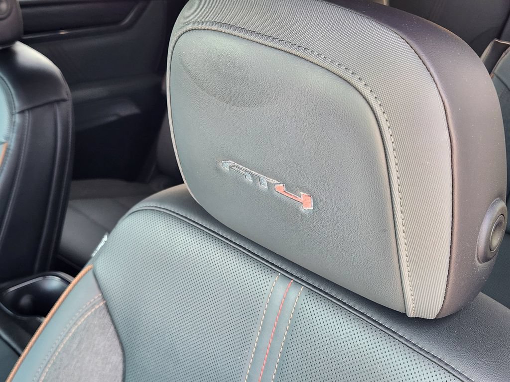 2024 GMC Acadia AT4 - Photo 15