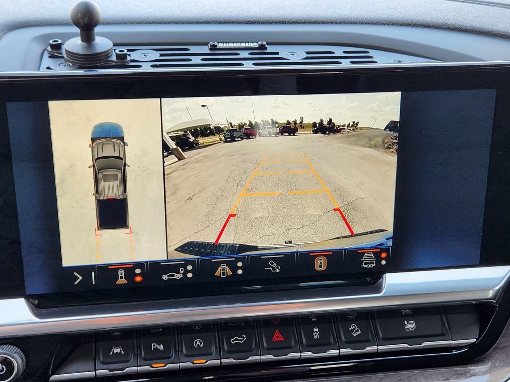 2025 Chevrolet Silverado 1500 LTZ - Photo 18