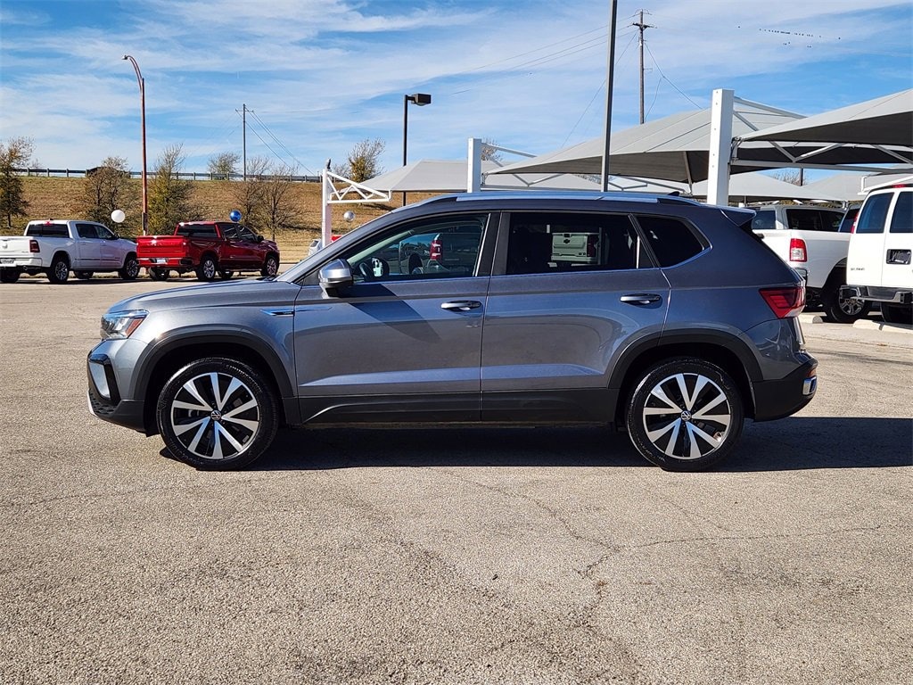 Used 2024 Volkswagen Taos SE SUV