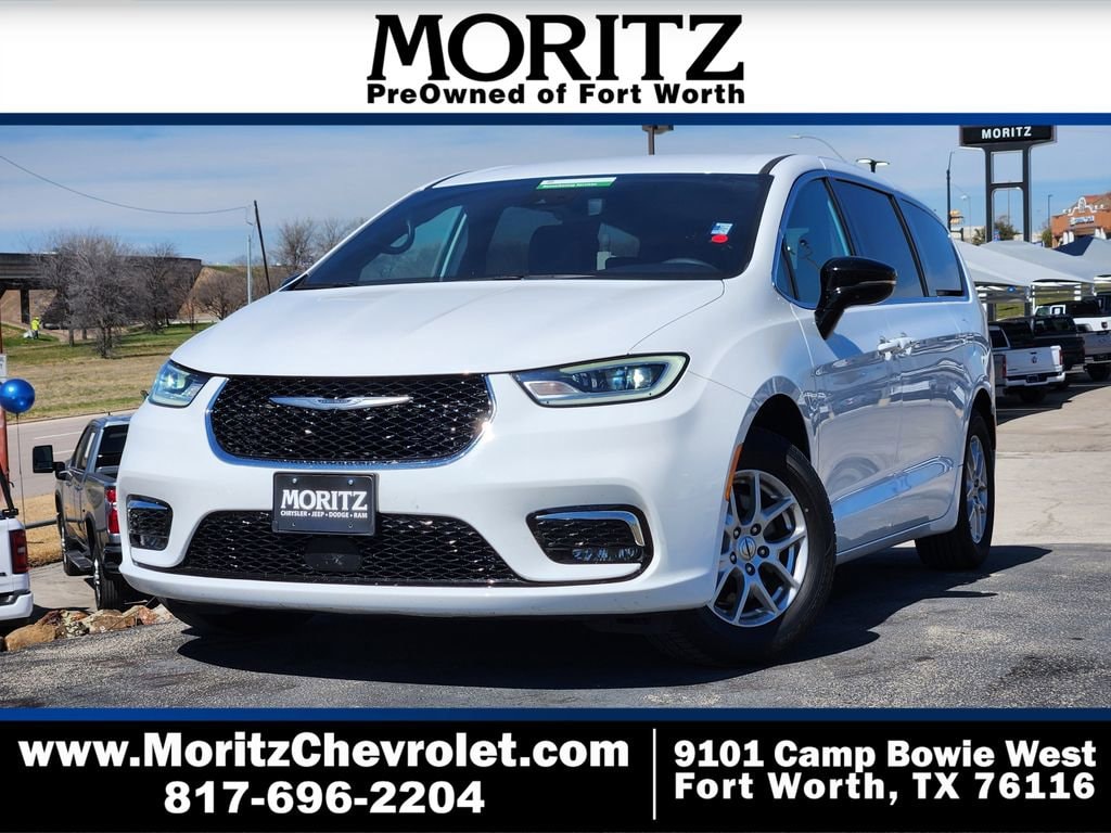 Used 2025 Chrysler Pacifica Select Van Passenger Van
