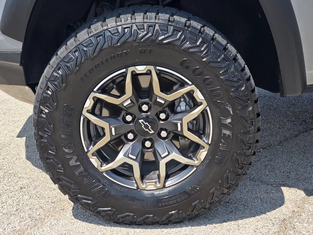 2024 Chevrolet Colorado ZR2 - Photo 12