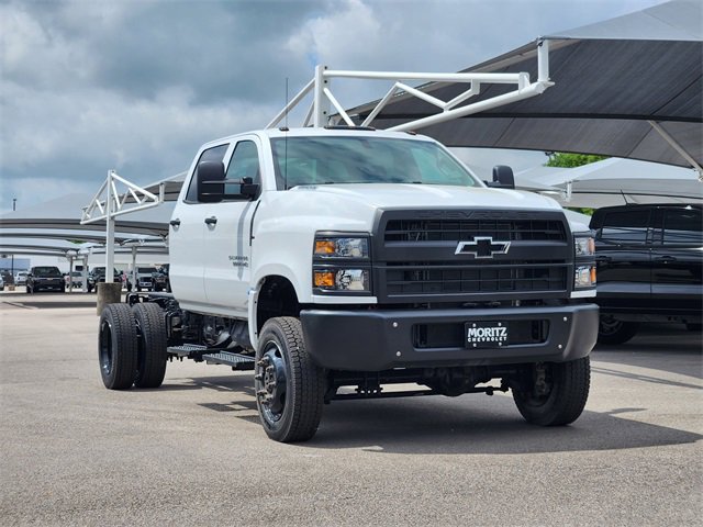2024 Chevrolet Silverado 5500HD Work Truck photo 2
