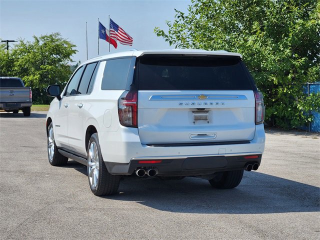 2021 Chevrolet Suburban High Country photo 3
